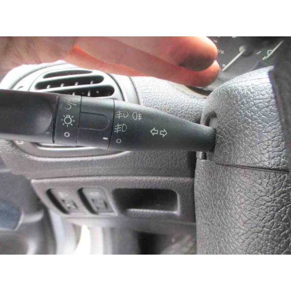 peugeot 206 berlina del año 1999