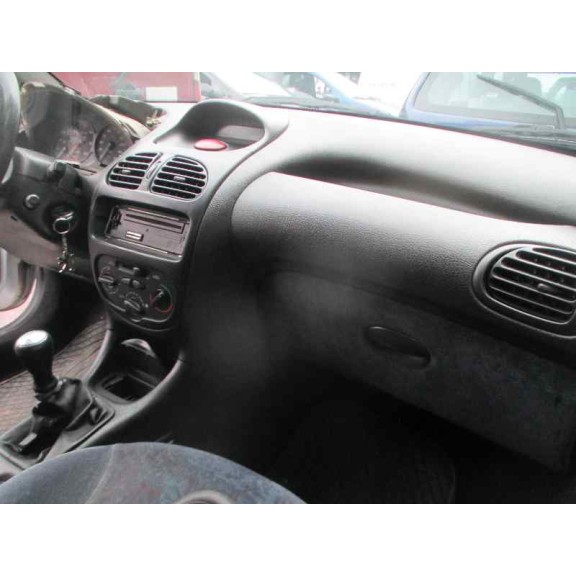 peugeot 206 berlina del año 1999