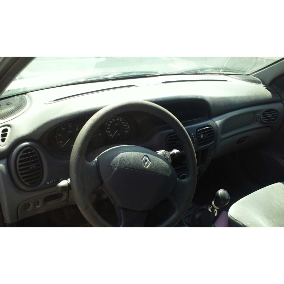 renault megane i fase 2 berlina (ba0) del año 2000