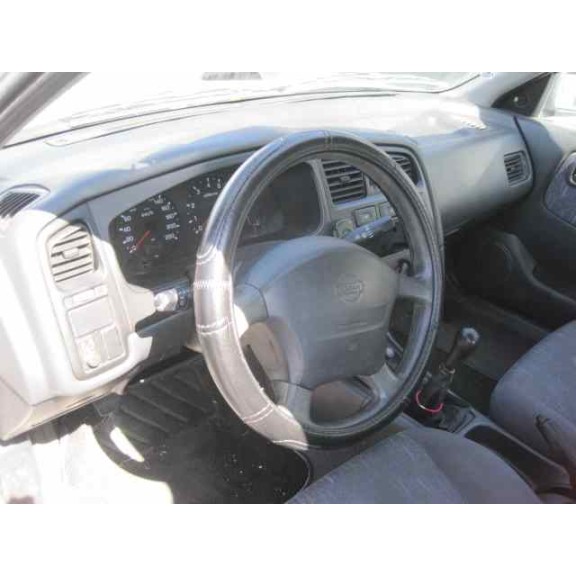 nissan primera berlina (p11) del año 1998