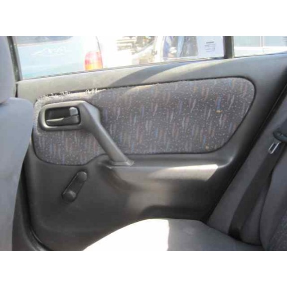 nissan primera berlina (p11) del año 1998