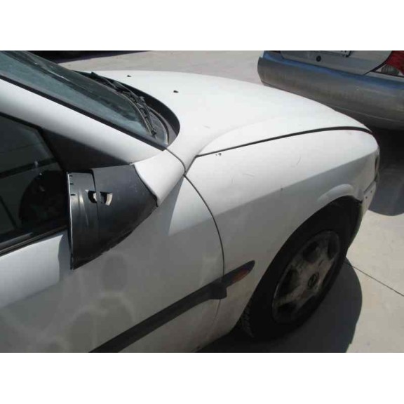 opel vectra b berlina del año 1998