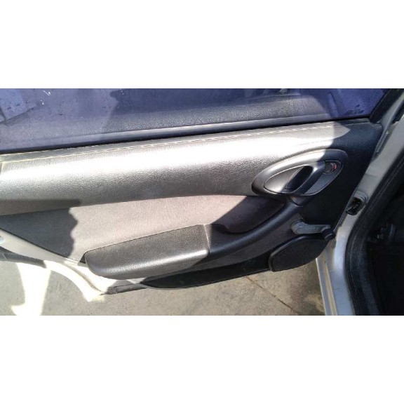 citroën xsara berlina del año 2000