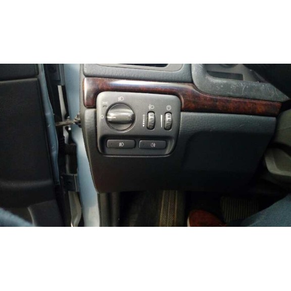 volvo s80 berlina del año 2000