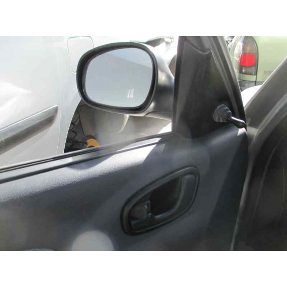 daewoo lanos del año 2000