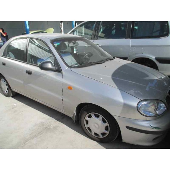 daewoo lanos del año 2000