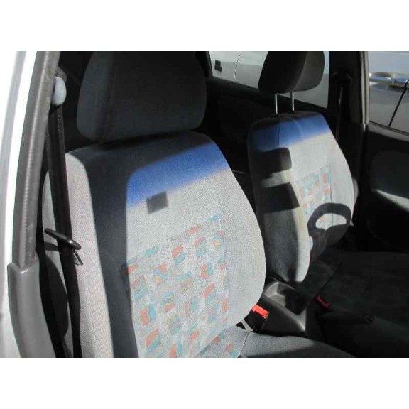 daewoo lanos del año 2000