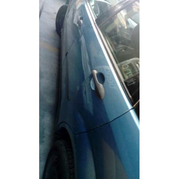 ford focus berlina (cak) del año 2000