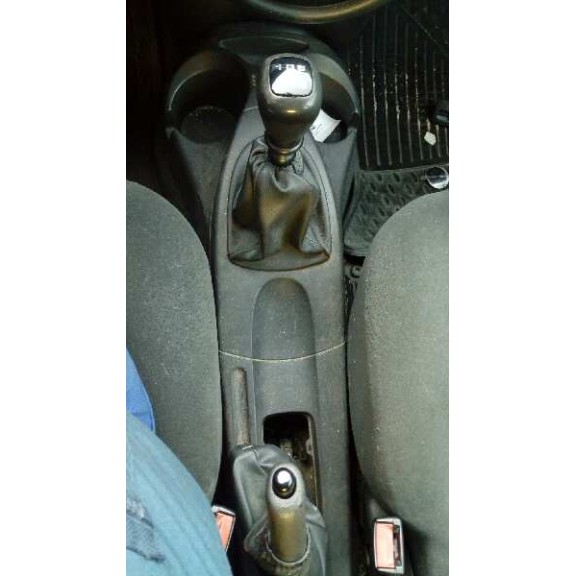 ford focus berlina (cak) del año 2000