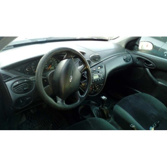 ford focus berlina (cak) del año 2000
