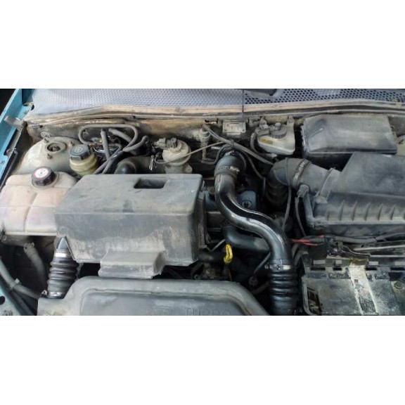 ford focus berlina (cak) del año 2000