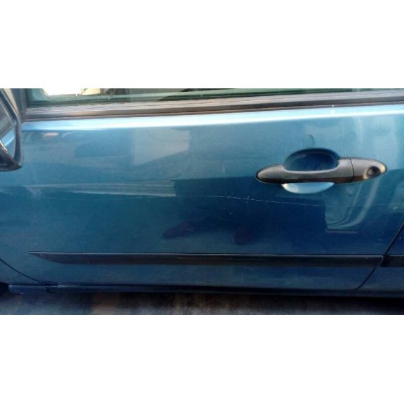 ford focus berlina (cak) del año 2000