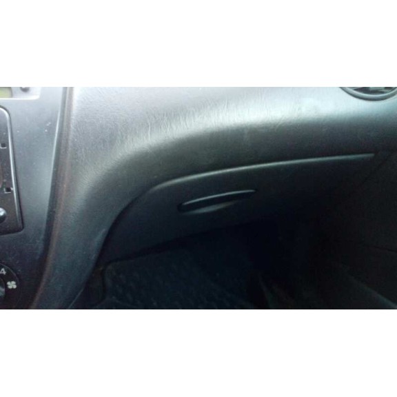 ford focus berlina (cak) del año 2000