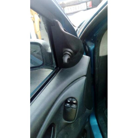 ford focus berlina (cak) del año 2000