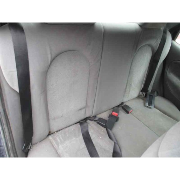 ford fiesta berlina del año 1998