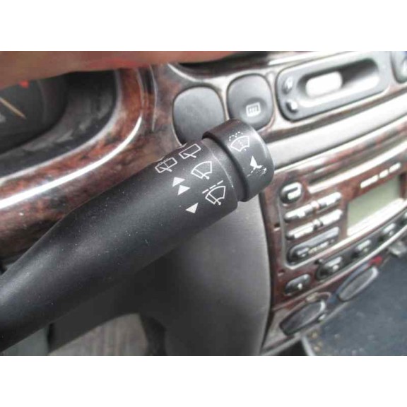 ford fiesta berlina del año 1998