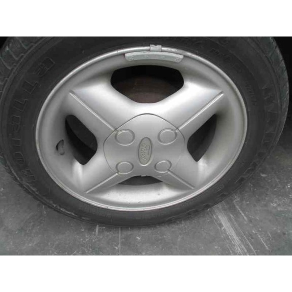 ford fiesta berlina del año 1998