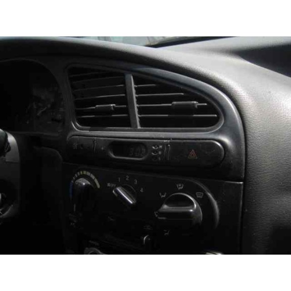 daewoo lanos del año 2000