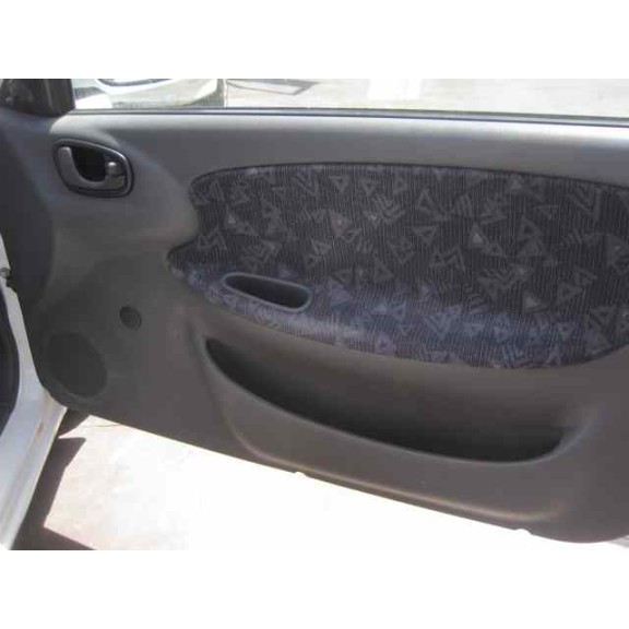 daewoo lanos del año 2000