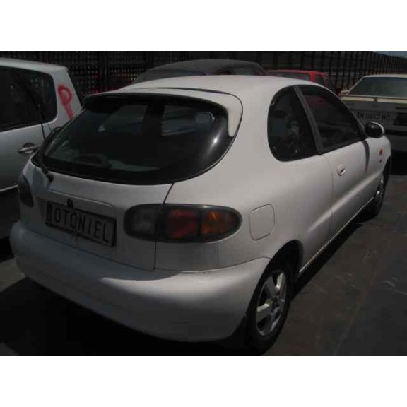 daewoo lanos del año 2000