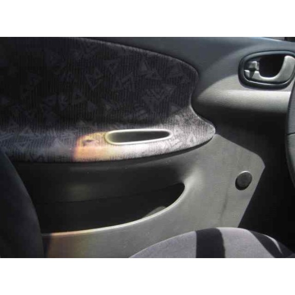 daewoo lanos del año 2000