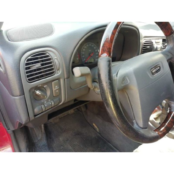 volvo s40 berlina del año 1999