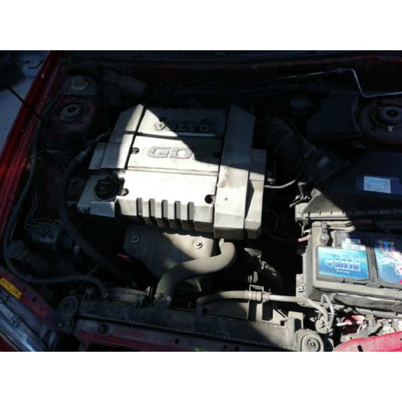 volvo s40 berlina del año 1999