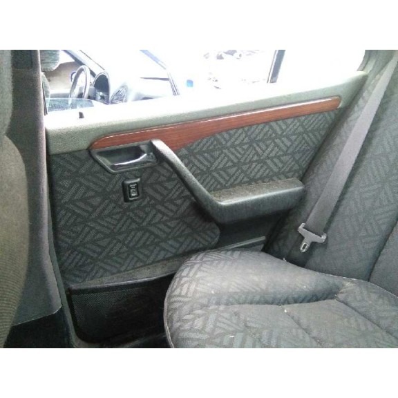 mercedes-benz clase c (w202) berlina del año 1993