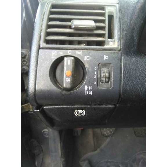 mercedes-benz clase c (w202) berlina del año 1993