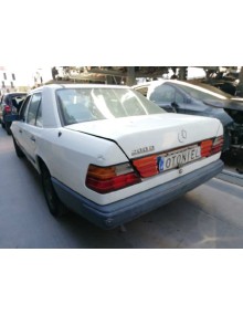 mercedes-benz clase e (w124) berlina del año 1988 2