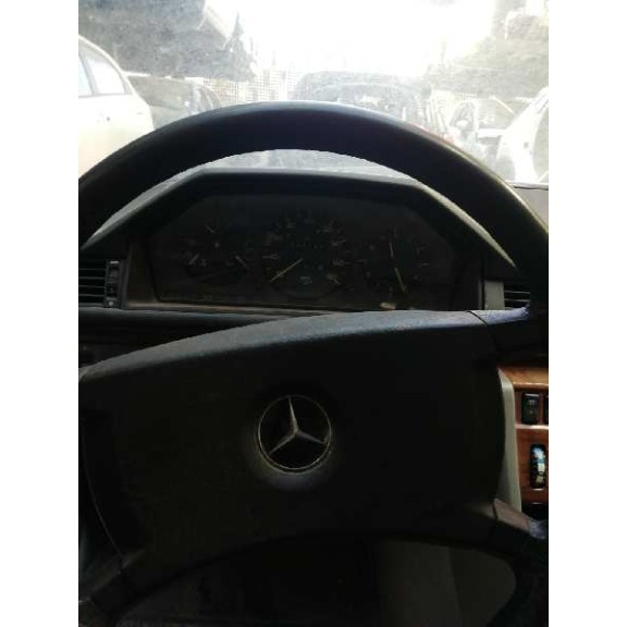 mercedes-benz clase e (w124) berlina del año 1988