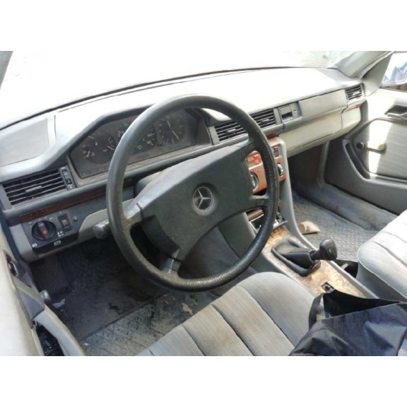 mercedes-benz clase e (w124) berlina del año 1988