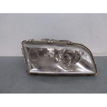 Recambio de faro derecho para volvo s40 berlina 1.8i referencia OEM IAM   