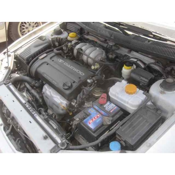 daewoo nubira berlina del año 2000