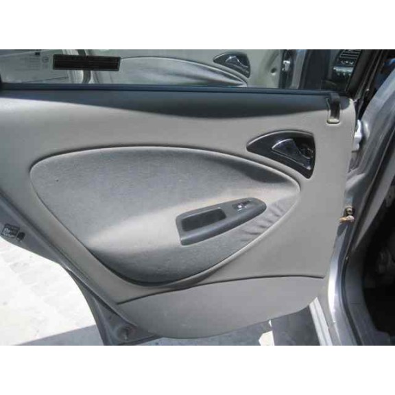 daewoo nubira berlina del año 2000