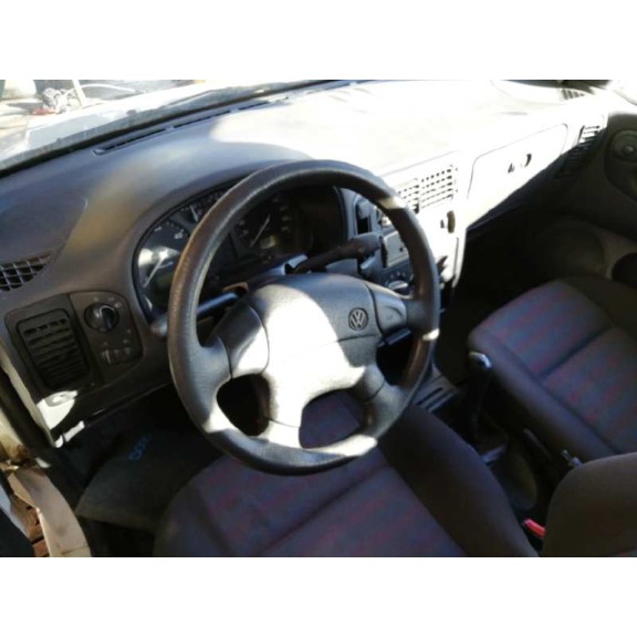 volkswagen polo berlina (6n1) del año 1999