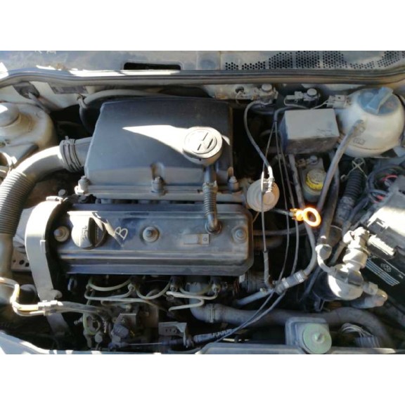 volkswagen polo berlina (6n1) del año 1999