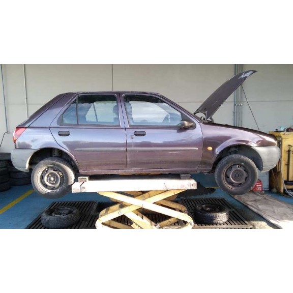 ford fiesta berlina del año 1996