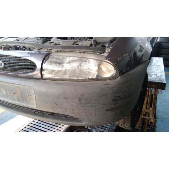 ford fiesta berlina del año 1996