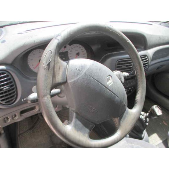 renault megane i fase 2 berlina (ba0) del año 2000