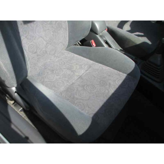 toyota corolla (e11) del año 1999