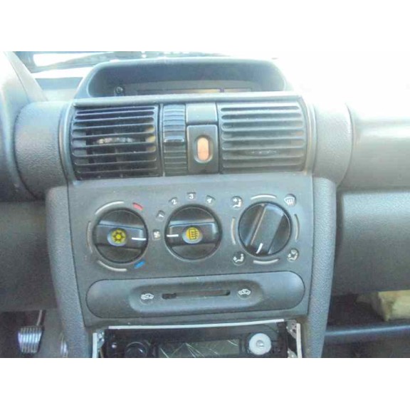 opel corsa b del año 1996