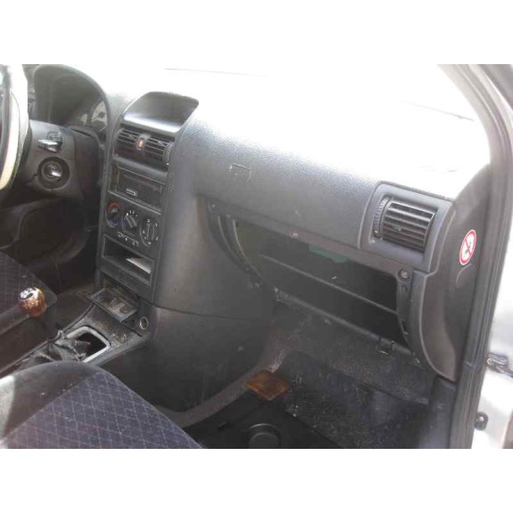 opel astra g berlina del año 1999