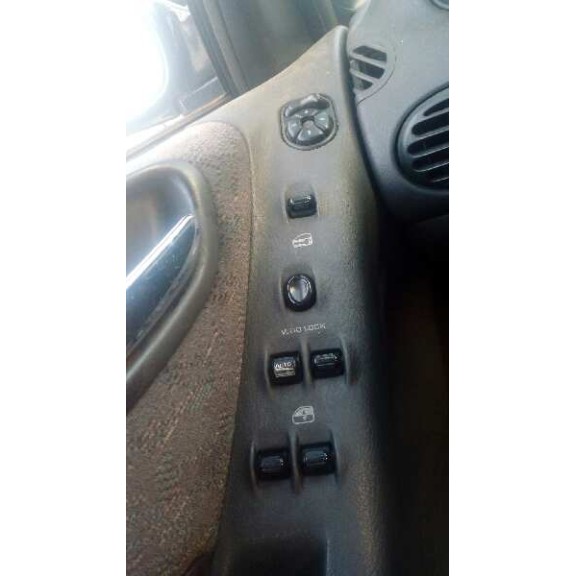 chrysler stratus berlina (ja) del año 1999