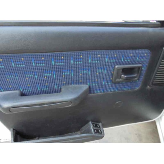 peugeot 205 berlina del año 1996