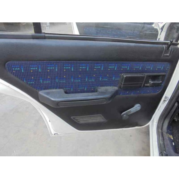 peugeot 205 berlina del año 1996