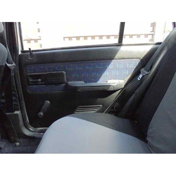 peugeot 205 berlina del año 1996