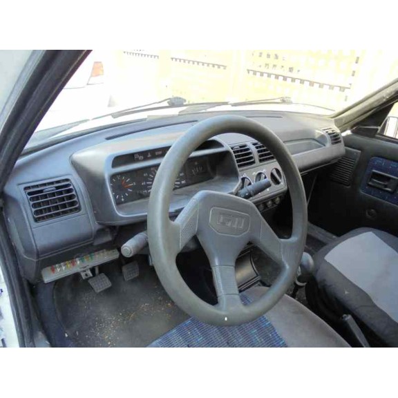 peugeot 205 berlina del año 1996