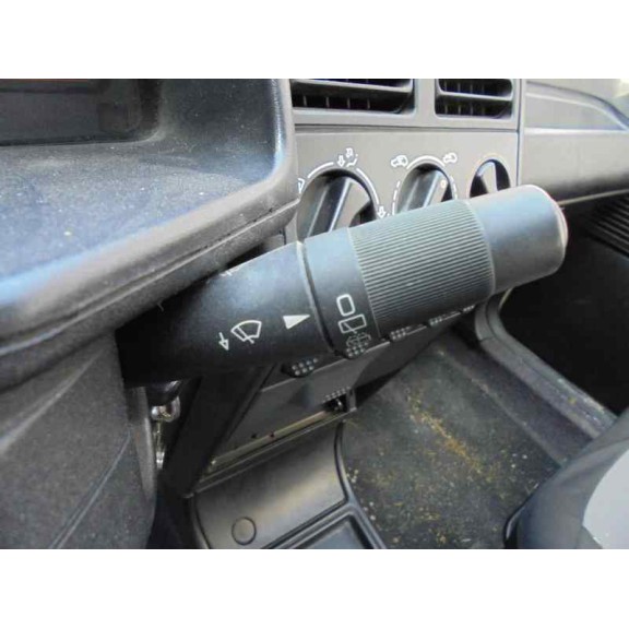 peugeot 205 berlina del año 1996