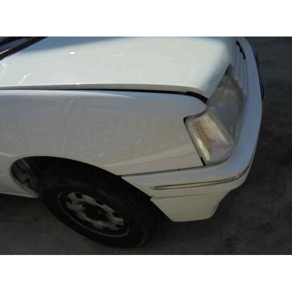 peugeot 205 berlina del año 1996